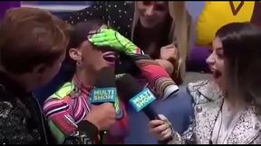Anitta Gemendo gostoso