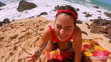 My Boyfriend Fucks Me on the Beach and Covers My Face