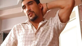 Gays espanhóis gostosos fazendo sexo oral e masturbação antes de sexo anal.