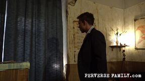 Perverse Family 4 (season 1): Sandra´s Sexy Service