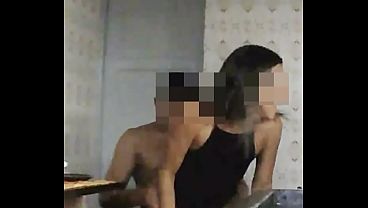 Surpresa pro corninho: chamei meu amante pra me fuder e esperei o marido chegar pra ver sua Hotwife dando pra outro!