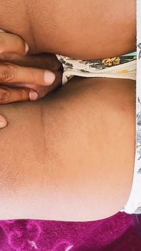 Indian Desi Beautiful Girl Tight Pussy Hindi Audio Fuck