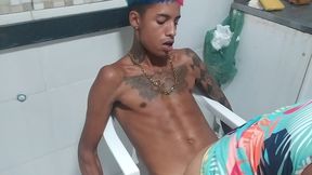 comendo gostoso a safadinha dentro da geladeira