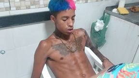 comendo gostoso a safadinha dentro da geladeira