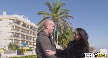 Romanian Bombshell Alyssia Kent Spills Secrets in a Public Fling