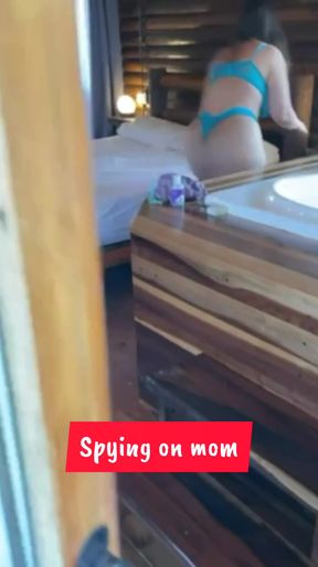 Cheating mom with big ass enjoys homemade fun