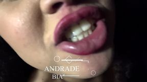 entrei na cabine no swing e dei no pelo no gloryhole