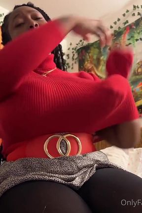 Busty Ebony Fucks a Dildo in Her Torn Leggings Tights