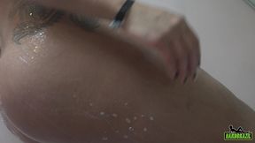 aquele banho para fazer a melhor cena - luna oliveira