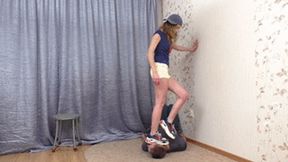 After classes, college girl spends time with her slave, vf1977h 720p