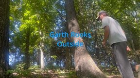 Garth Rooks wanks outside