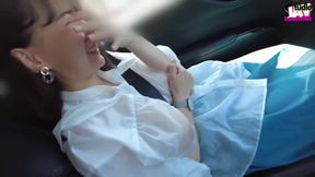 Street Soak - Can You Handle How This Huge-bust Beauty Gets Juicy in the Open? Chapter-1