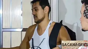Bryan Webber Chupando A Rola De Christian Junior No Chuveiro