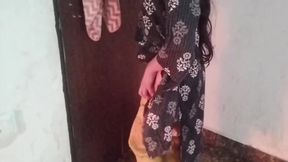 Abbu jaan ne see step daughter urinating.