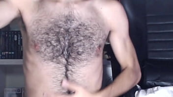 Abriendo mi gran culo peludo Argentino