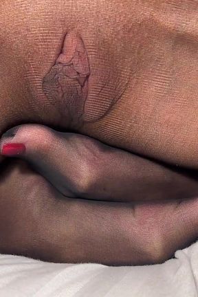 Yes, I Can Rub My Pussy in Seamless Pantyhose with My Feet