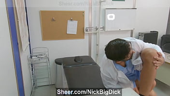 El doctor graba como se folla a esta preciosa chica de 19 a&ntilde_os