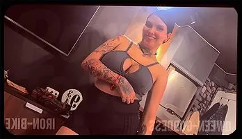 Steamy Encounter: Maid's Secret Desire