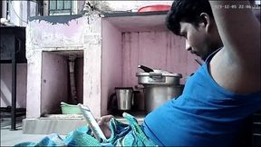 Desi wife big boobs showing and kissing