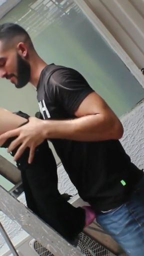 I call through the broken air and end up with the technician's pussy full of milk!   Clip 1