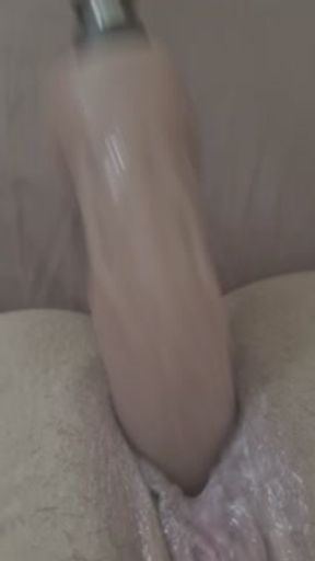 Horny amateur slut enjoy some lunch-time-fun🥵💦🥰