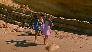 Claudia James & Aniko, Anal Trio in the Beach