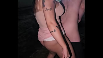 Fodendo novinho noiado na rua