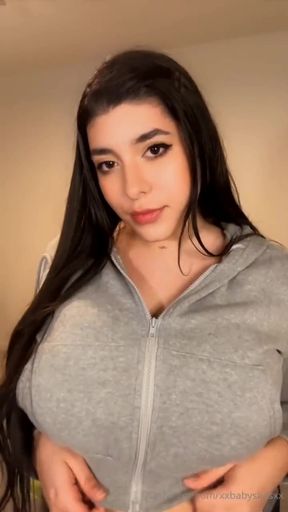 Huge natural boobs bounce and show off their size