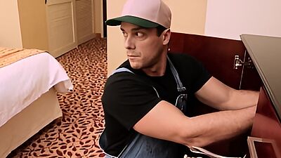 Claire Dames loves rough massage drilling