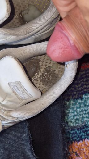 Cumshot/Cum My Wife's Shoes
