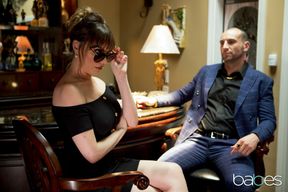 Dana DeArmond gives a great head and gets screwed on the floor