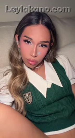 Trans girl jerks off her pretty girlcock for you