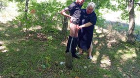 neighbor gives a public blowjob in the park