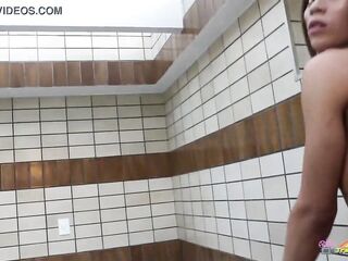 This Babe called plumber to solve the tub problem, and ended up sitting down. (Complete on Xvideos Red)