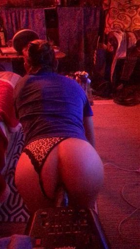 Simatra tranny ride sex big black cock