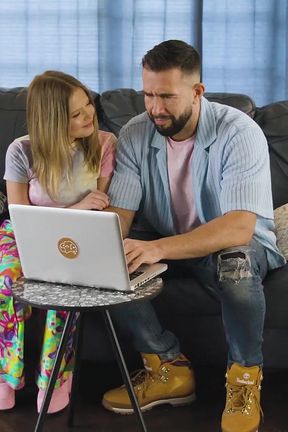 Fix My Computer so You Get My Pussy