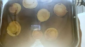 Crush - Goddess MXDominion Squishes Bread Rolls with Bubble Butt, food and object crush, femdom, mind fuck 4k