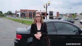 The beautiful canadian pig enjoys a lot, double penetration !