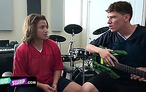 Mom Swap - Gorgeous Big Titted Stepmoms Swap And Teach Their Horny Stepsons How To Masturbate