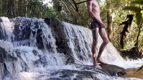 uma puta na cachoeira? comi sem camisinha mesmo
