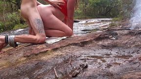 uma puta na cachoeira? comi sem camisinha mesmo