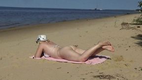 acquaintance a milf- beach blowjob