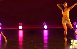 Sexy asian girls dancing! nn