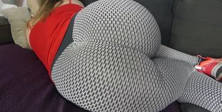 French Girl with Big Ass in Yoga Pants Sucks a Big Cock and Fuck Hard!