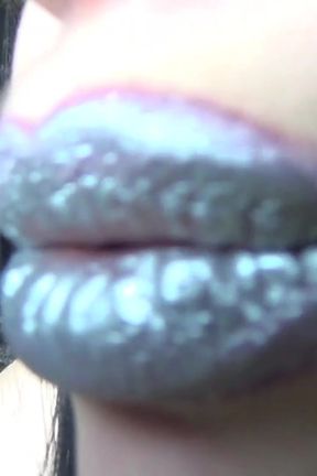 Silver juicy lips