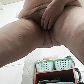 milf washing her pussy to be drilled by husband