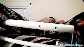 Hot Wiley strokes out his cum & dumps it on his heel after jerking off