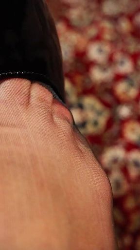 POV JOI: Release at My Nylon Feet, 3s Countdown - Mistress Julia