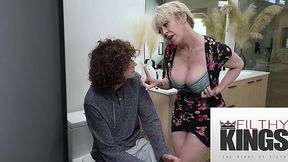 Curvy milf Dee Williams wants some anal action and seduces a young delivery man