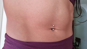 Paloma Veiga chegando cheia de tesão da academia gozando litros de leite na propria barriga